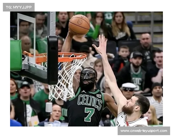 凯尔特人主场迎战马刺，塔图姆缺阵布朗独挑大梁