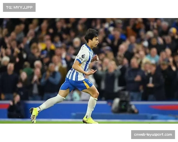 三笘薰合影事件争议未平,日本球员立场问题遭中国球迷批评 三笘薰合影事件争议未平,日本球员立场问题遭中国球迷批评