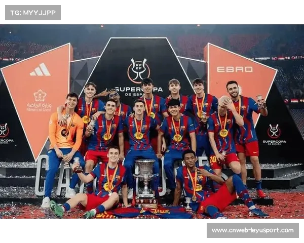 巴萨3-2击败皇马夺得西班牙超级杯冠军，拉菲尼亚制胜球