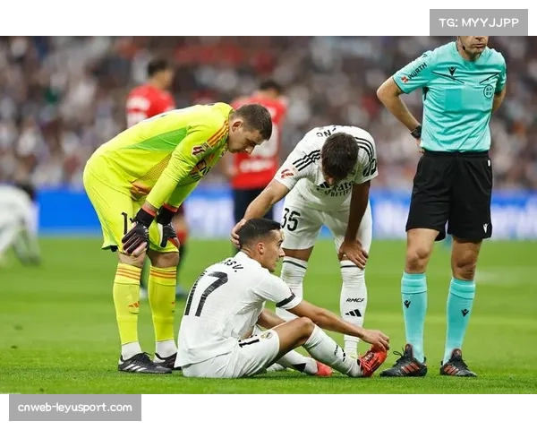 通讯:伯纳乌的寂静与欢呼——记录皇马一次由区域防守成功断球发起的致命反击全过程